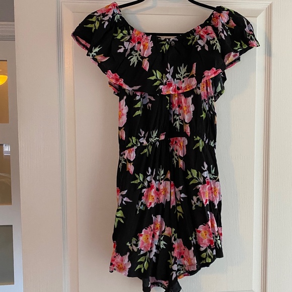 Off Shoulder ruffle floral print romper - Picture 3 of 3